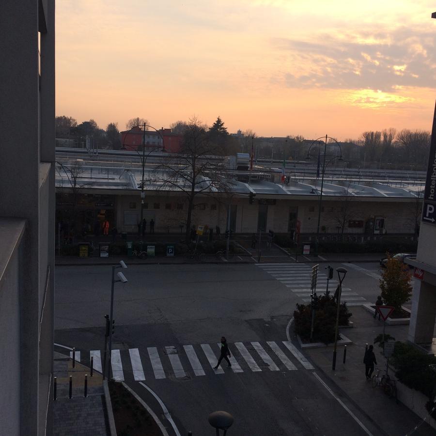 Suites Train Station Mestre Exterior foto